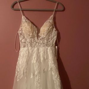 White wedding/prom dress size 4